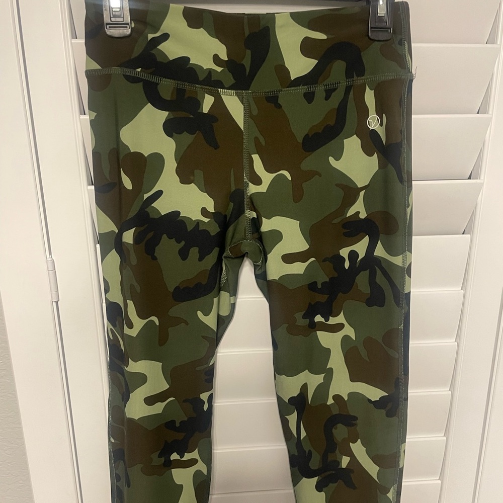Capri style gym pants
